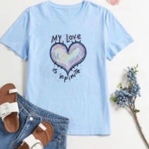“My love is infinite” Graphic Shirt Size Small